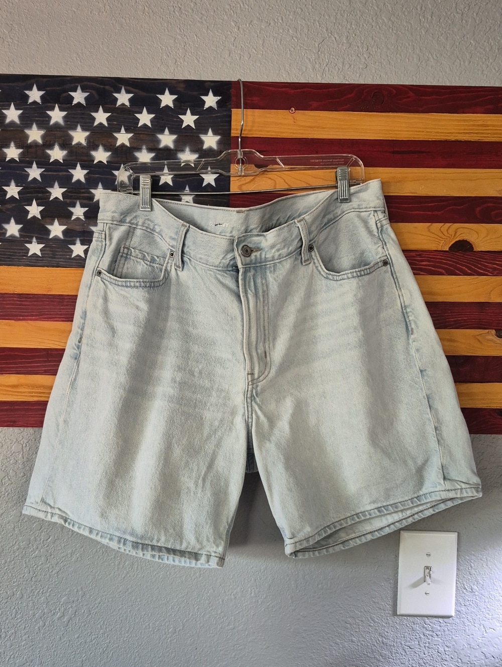 Old Navy Light Wash Women’s Denim Shorts | Size 14